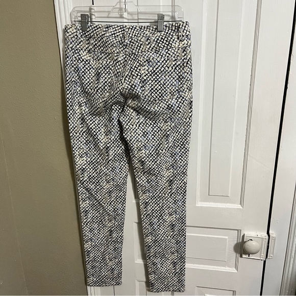 J. McLaughlin Snakeskin Animal Print Skinny Pants Cream Blue Size 8 I - Picture 3 of 7